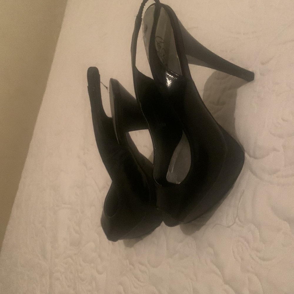 Black shoes , 7 inches